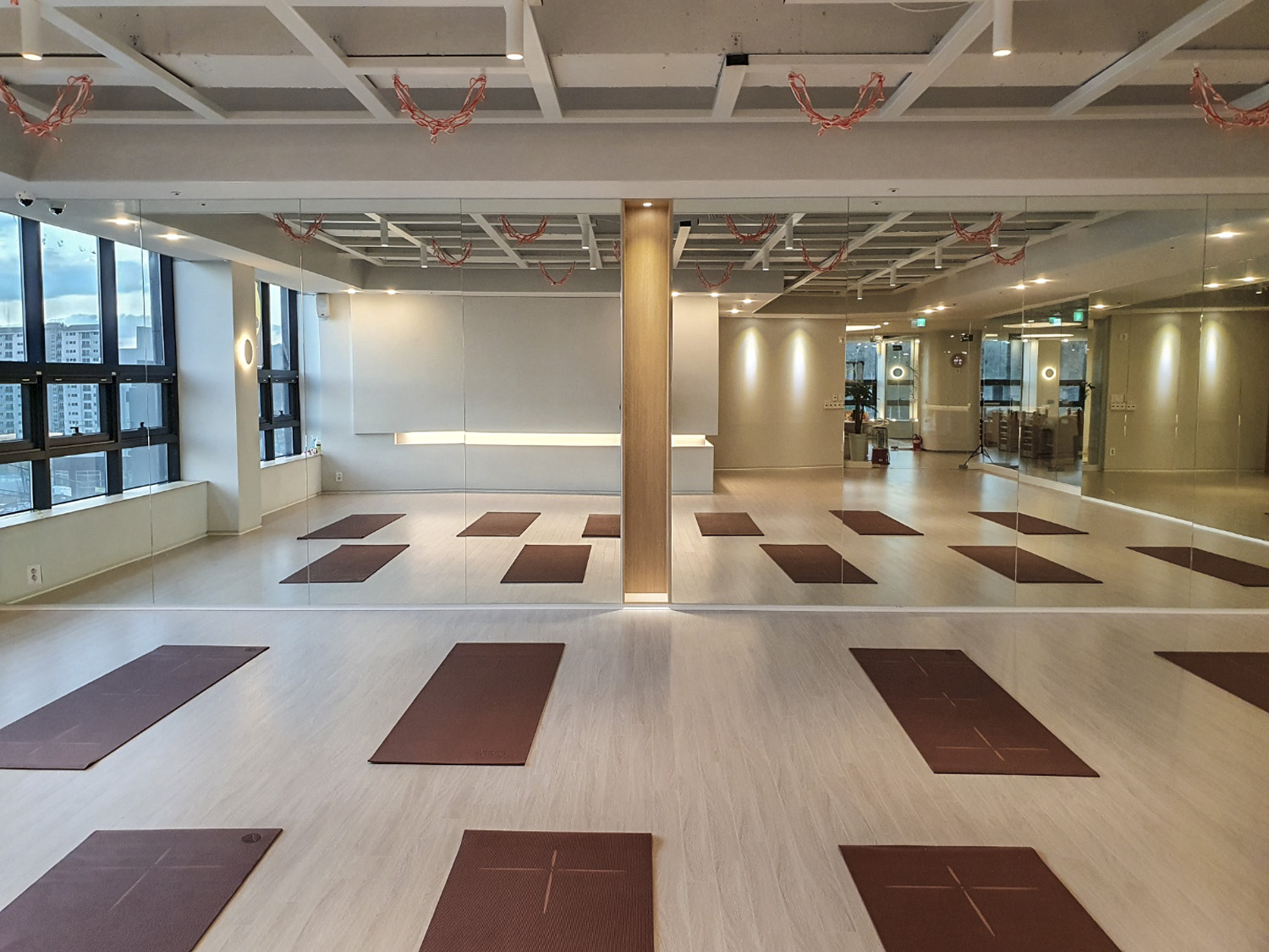 130 平现代简约风格办公室设计-2