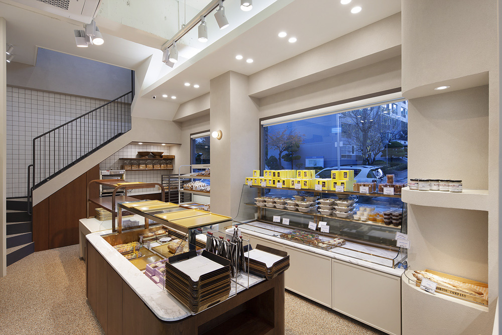 白色与木质的优雅结合 | 57 平米现代简约贝壳装饰设计-4