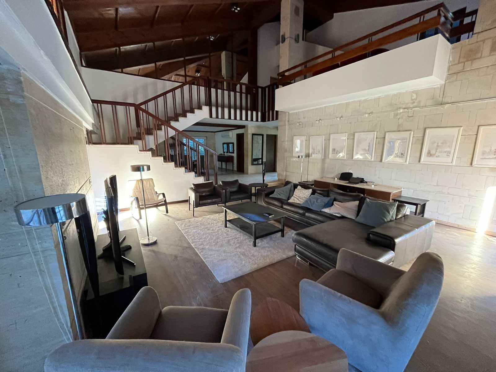 Redecorate villa design-1