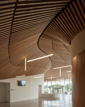 法国梅恩体育区丨Hérault Arnod Architects