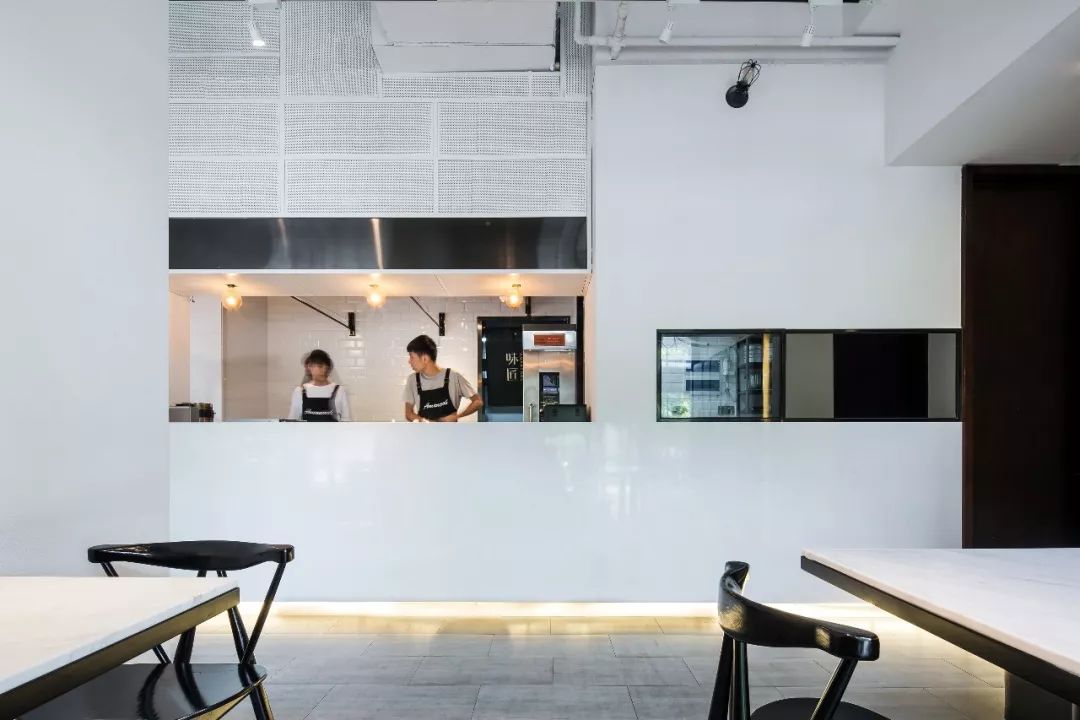味匠咖啡厅 | 简约黑白演绎咖啡风情-10