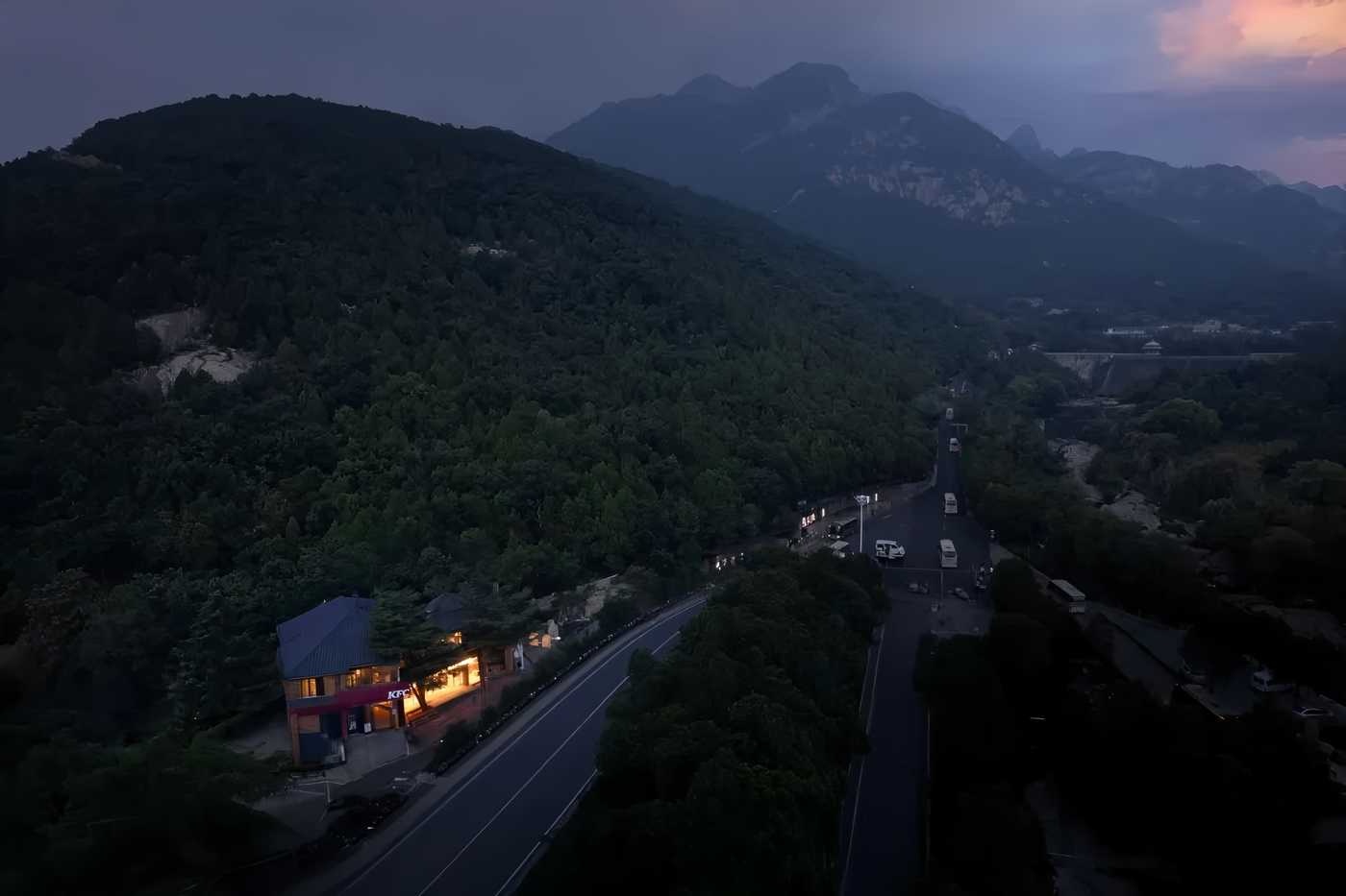 石头先生的烤炉泰山文旅主题店丨中国泰安丨HIWORK STUDIO-3