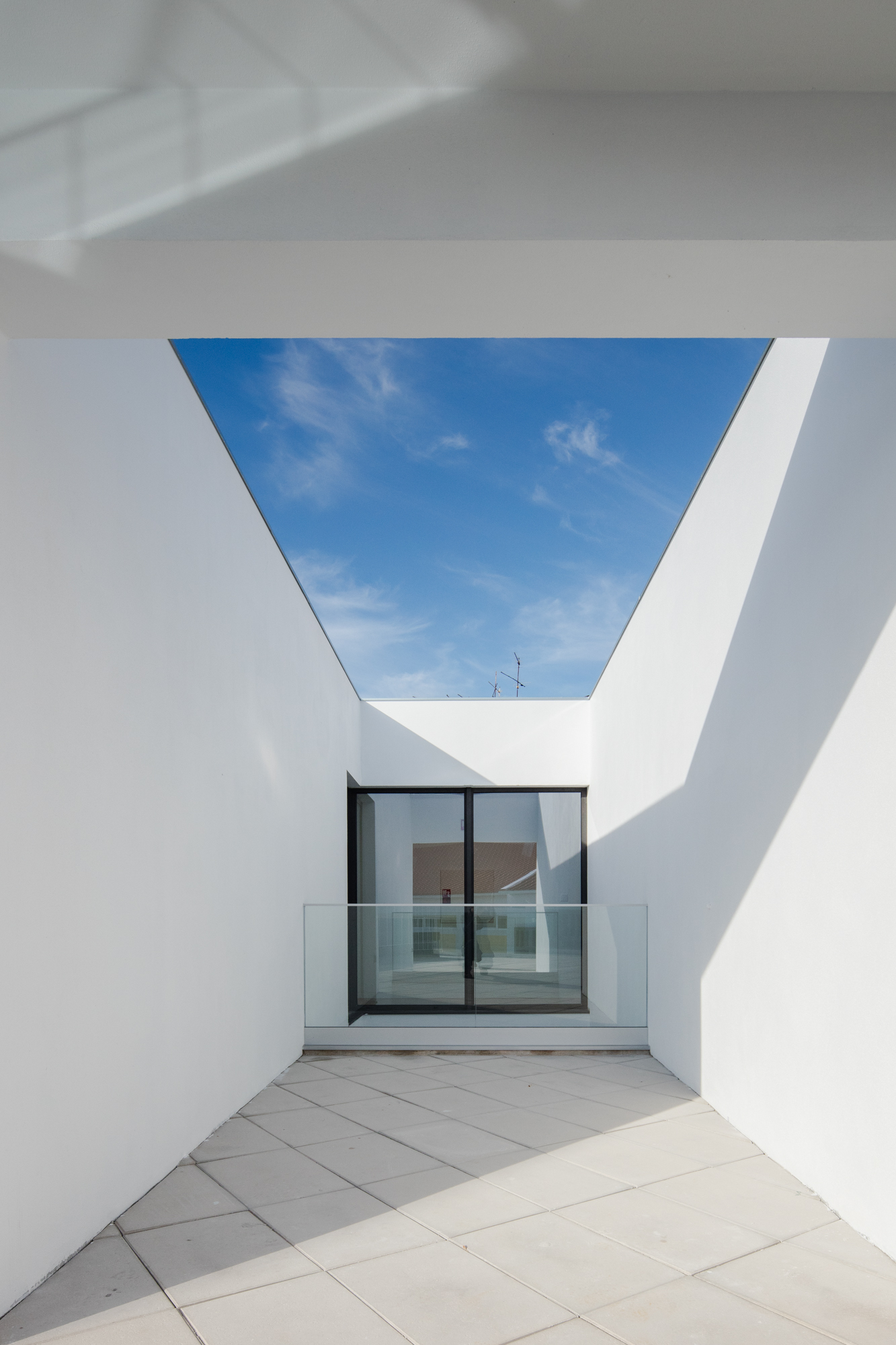 田园牧歌,莫什卡维迪的宗教中心,葡萄牙 / Plano Humano Arquitectos-110