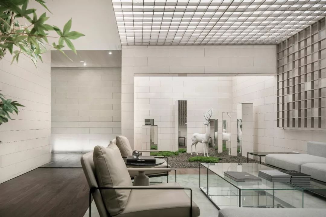 结构是光线的创造者，武汉和光晨樾销售中心  地点空间设计-54