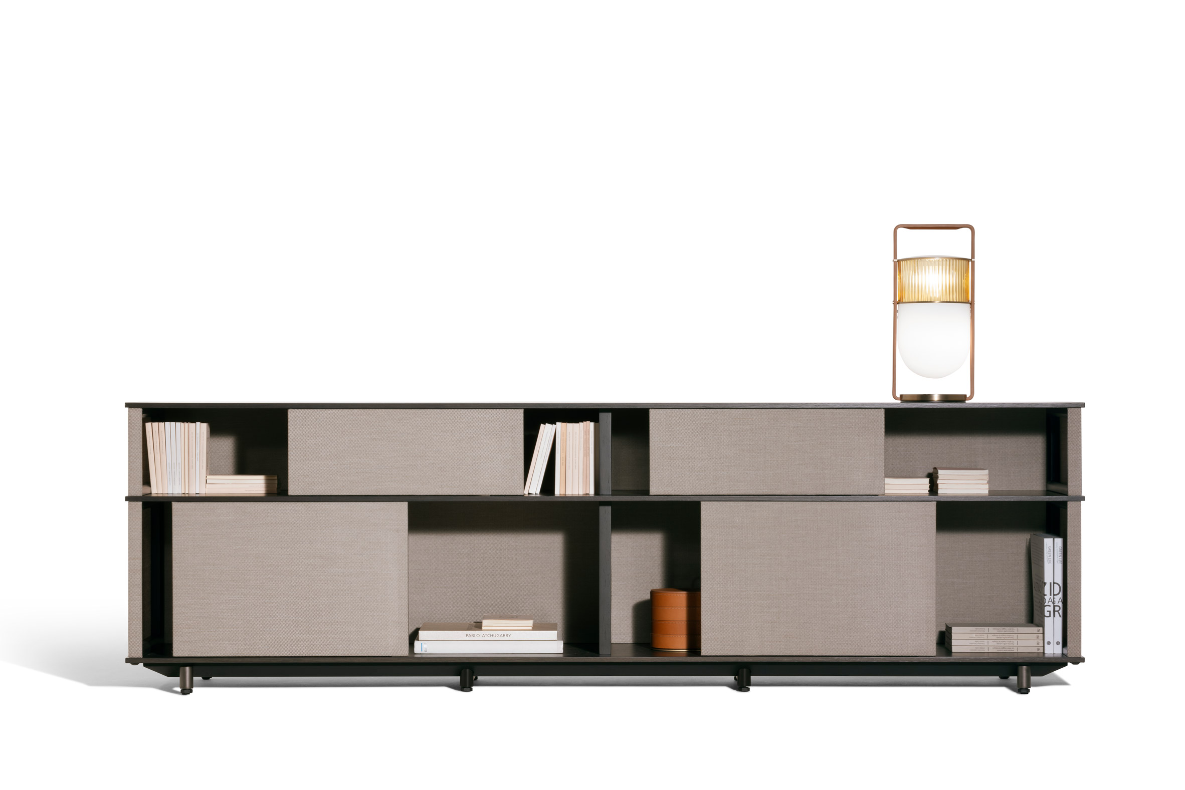 Poltrona Frau 推出半透明书架设计,创新几何图案吸引眼球-16