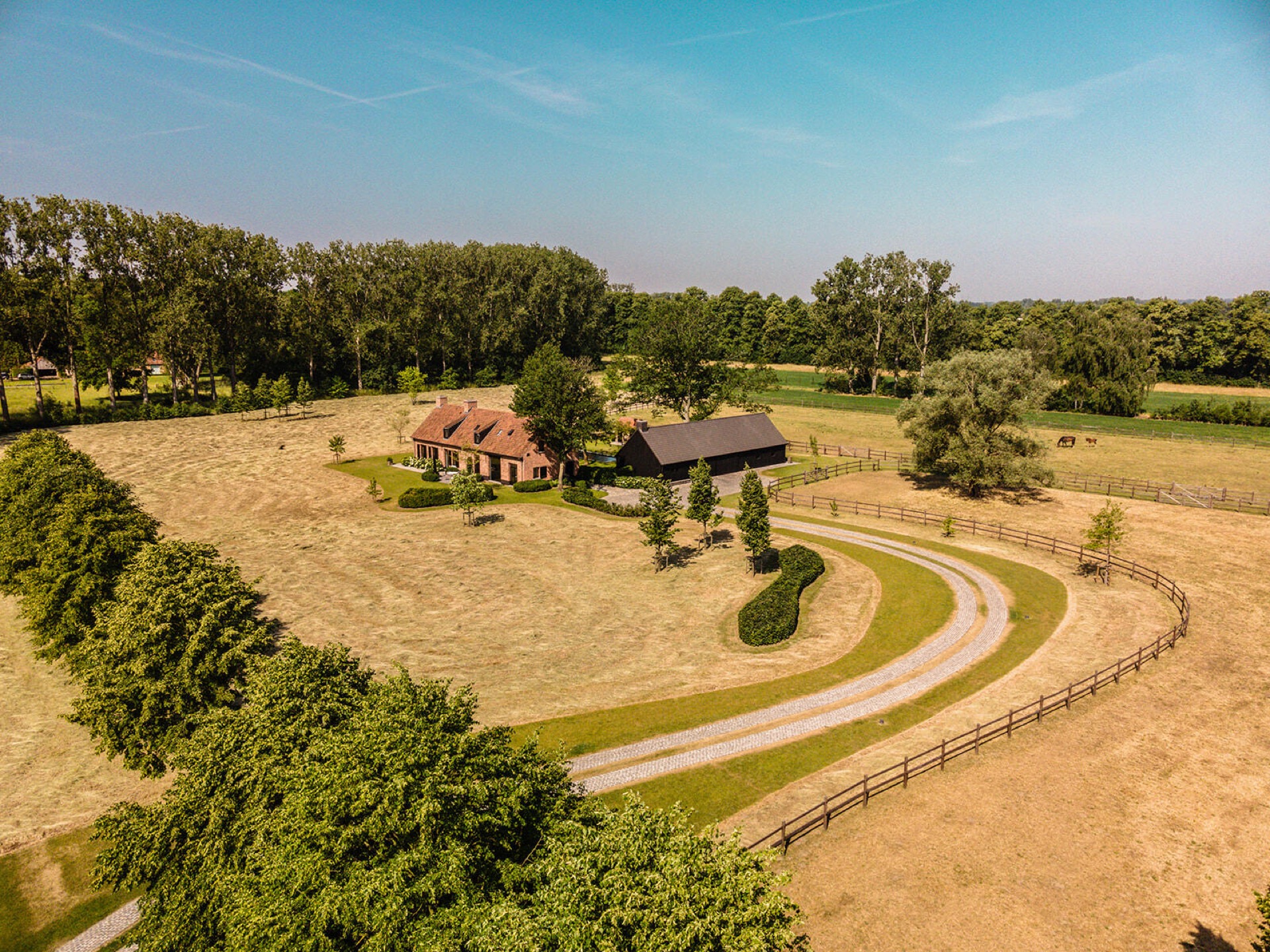 Hoeve met landschapstuin-2