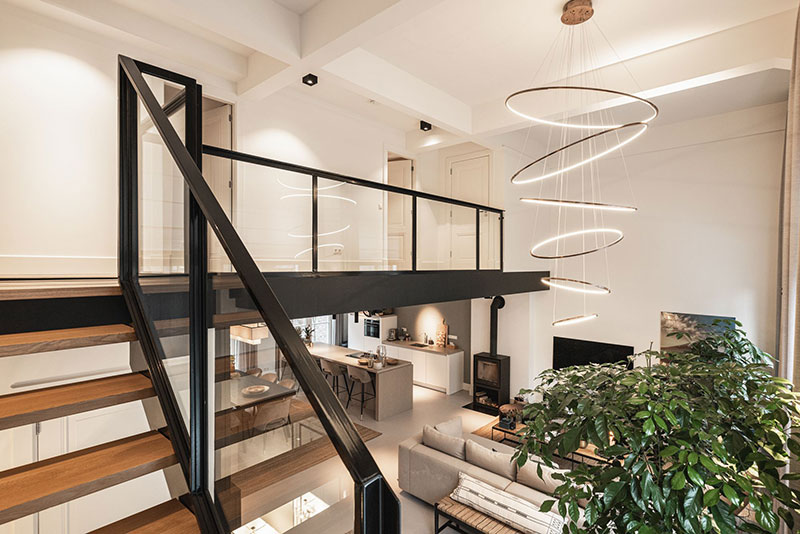 阿姆斯特丹前学校建筑中的优雅阁楼-6