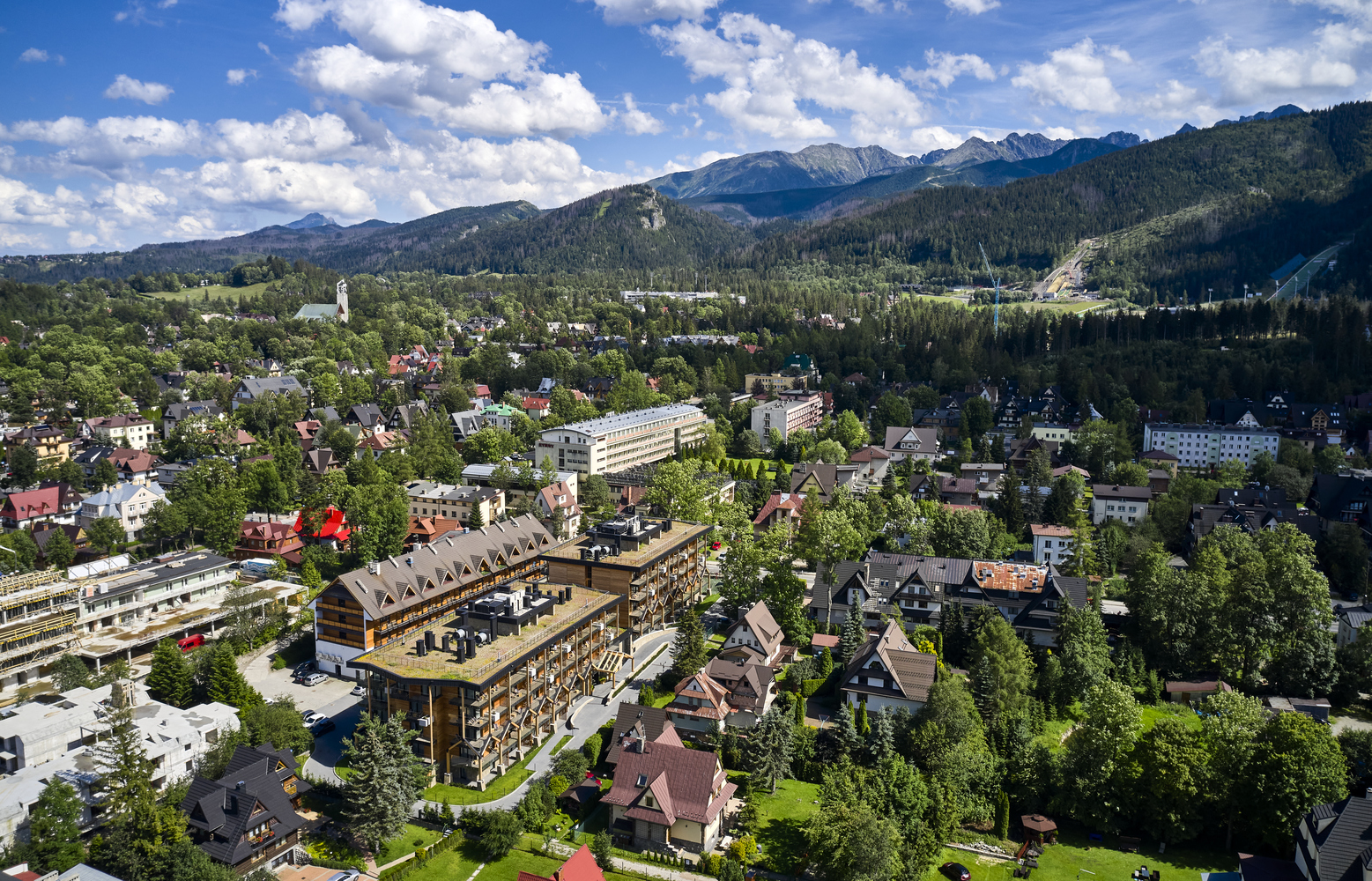波兰 Zakopane 山岳公寓度假胜地丨Karpiel Steindel Architektura-37