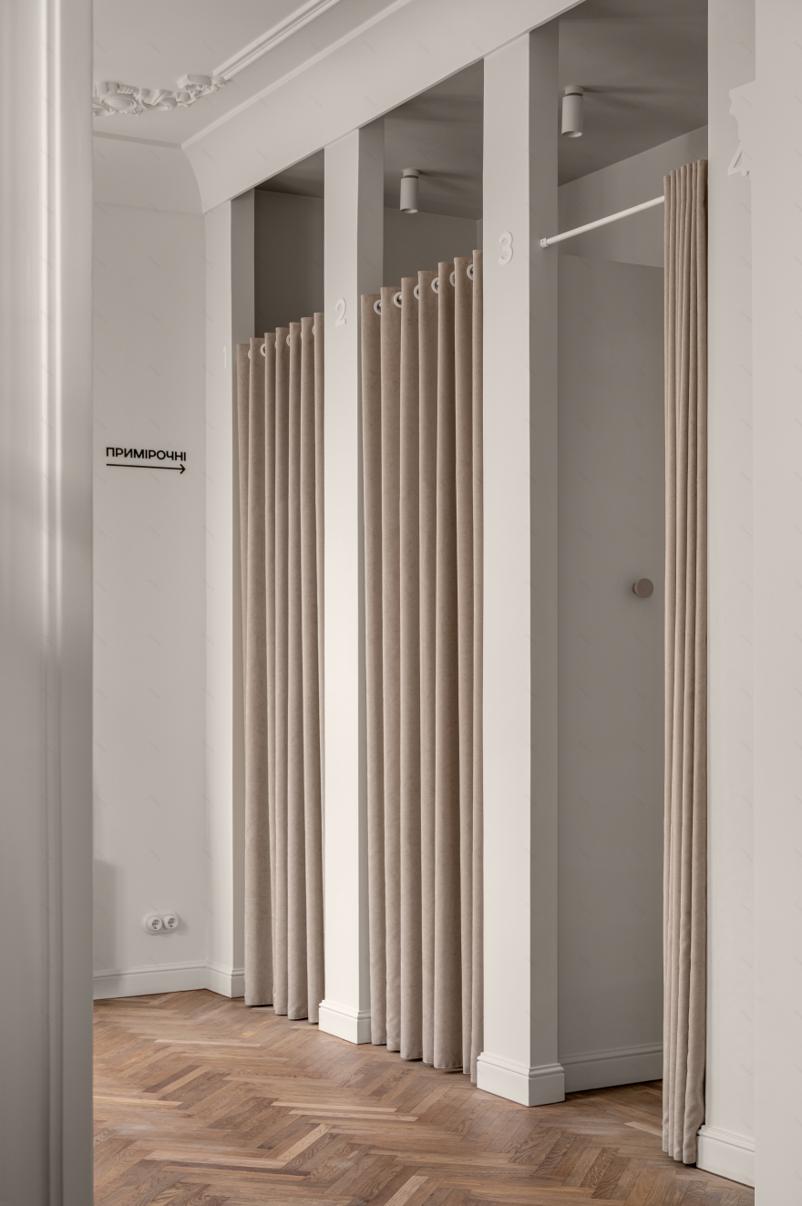 酷舒商店(假设COOSH音译为酷舒,若COOSH有特定含义需结合具体背景确定更准确译法) 丨乌克兰捷尔诺波尔丨Sofiia Hupalovska-65