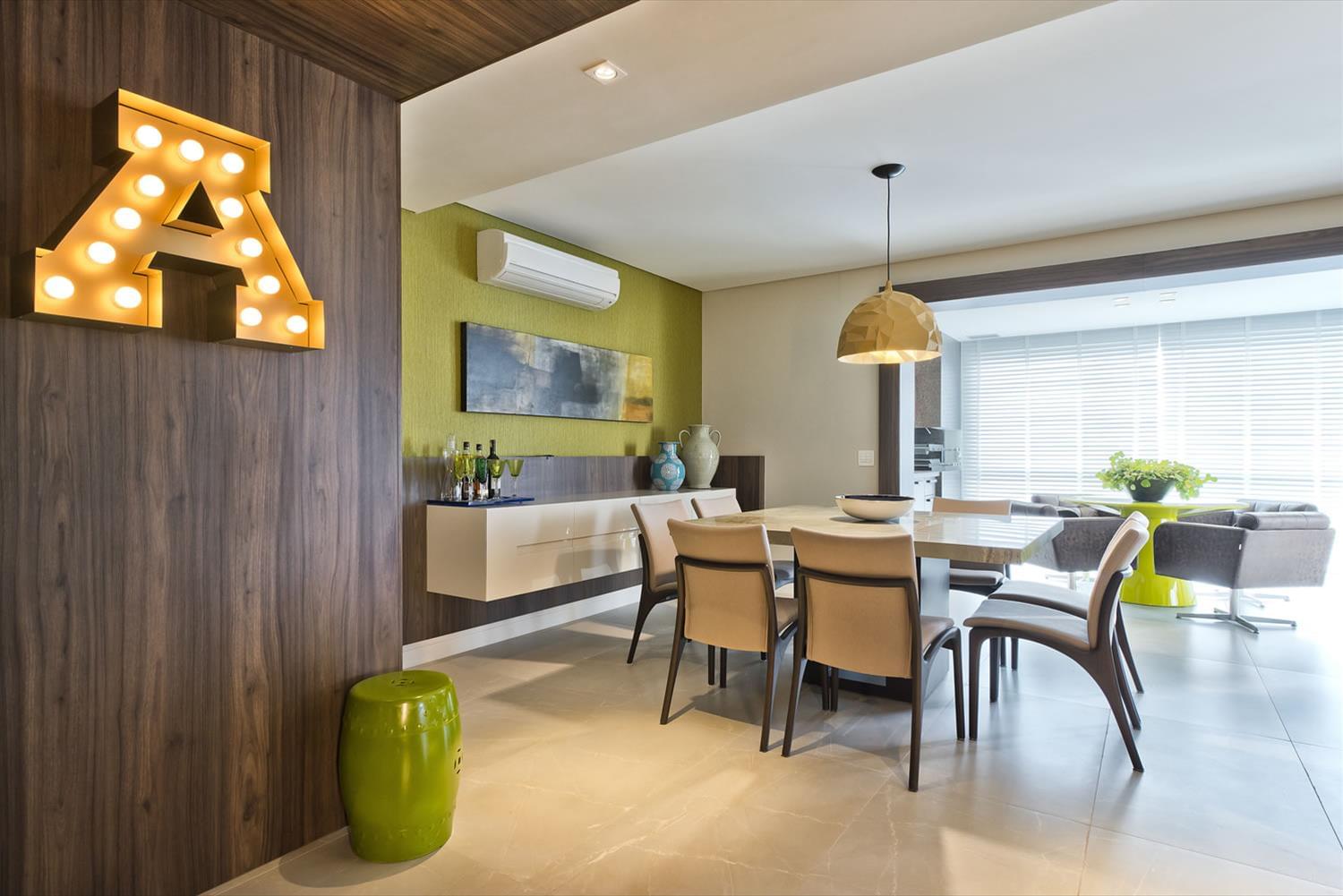 巴西 SP 公寓 | 现代灰绿蓝调的木质魅力-2