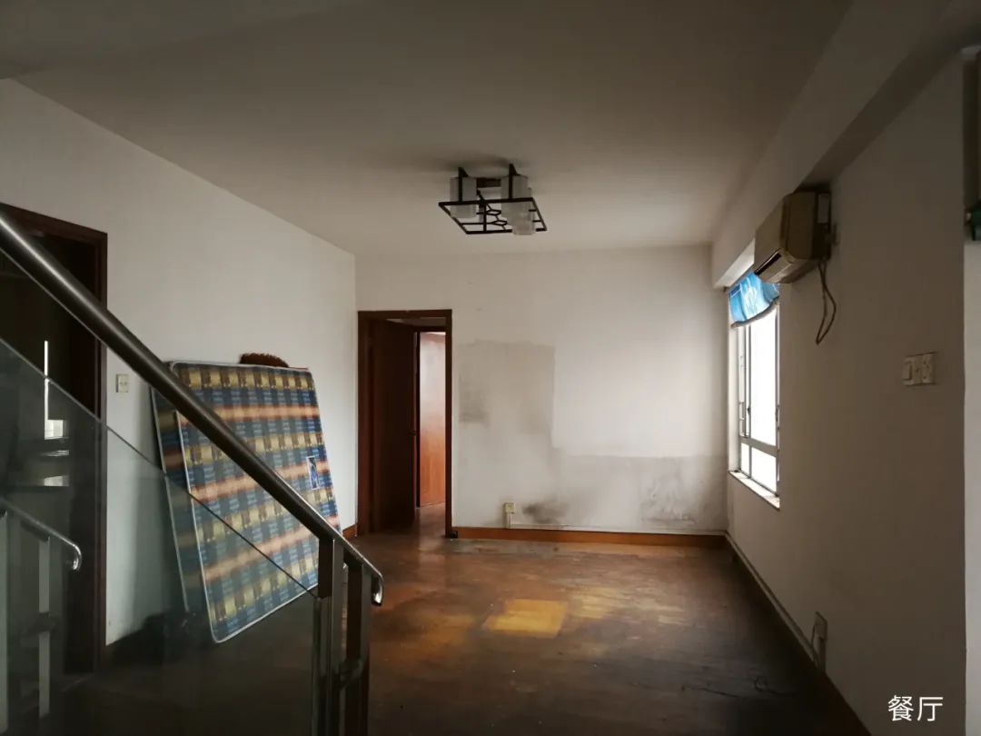 广州东风广场 · 现代简约复式住宅的破茧成蝶丨中国广州丨华浔品味装饰集团-8