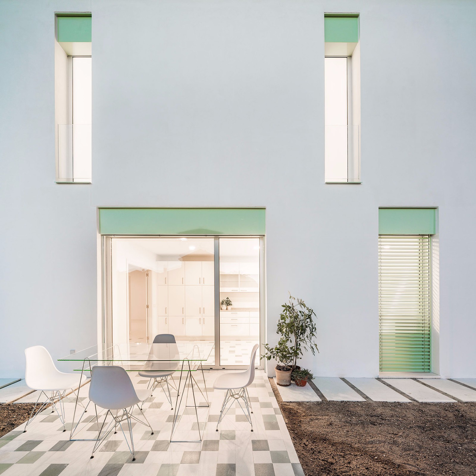 马德里住宅：以户外地面扩展室内空间-7