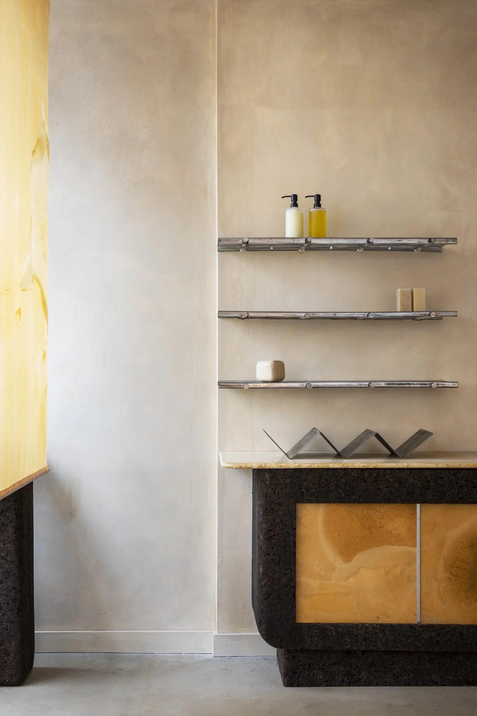 由于big· · Nina+Co表述不清晰，big和Nina+Co之间的· ·表意不明，难以准确理解原文意图和语境，无法给出准确翻译 丨Nina（推测）-4