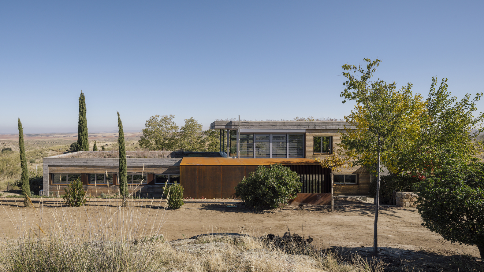 两段式住宅 | 简约建筑与预制模块的完美结合-29