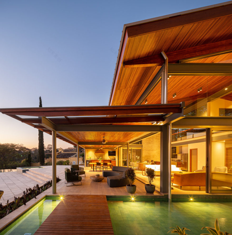 巴西水库旁的全景住宅设计-18