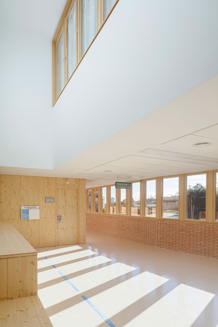 Can llong 初级医疗保健中心丨西班牙丨Comas  Pont Arquitectes-4