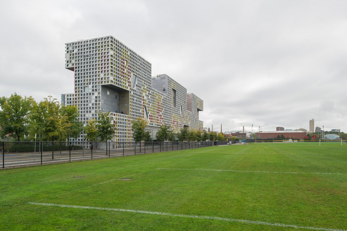 Steven Holl 打造多孔性学生公寓 | Simmons Hall-2