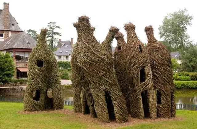 森林幻想家 | Patrick Dougherty 的树枝艺术-20