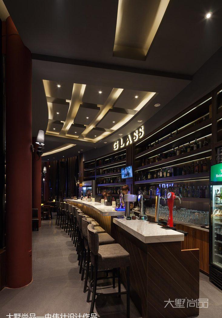 230㎡现代酒吧餐厅,绿色植物与柔和灯光打造露天卡座区-2