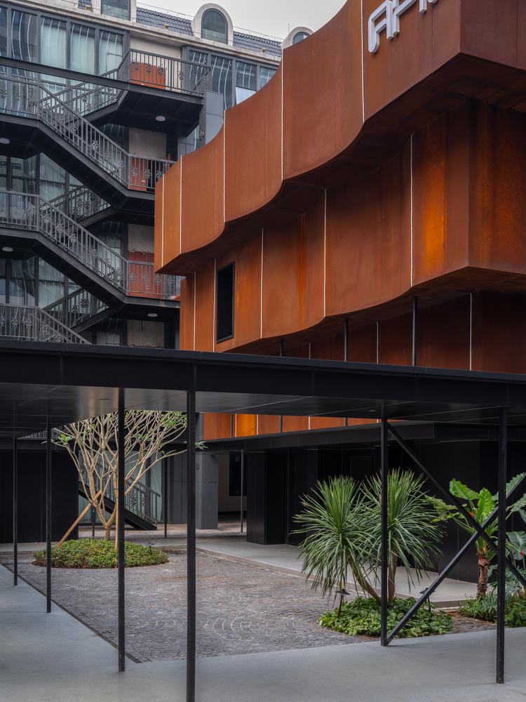 APM Gallery In Haikou Gaoxingli / Dazhou And Associates-3