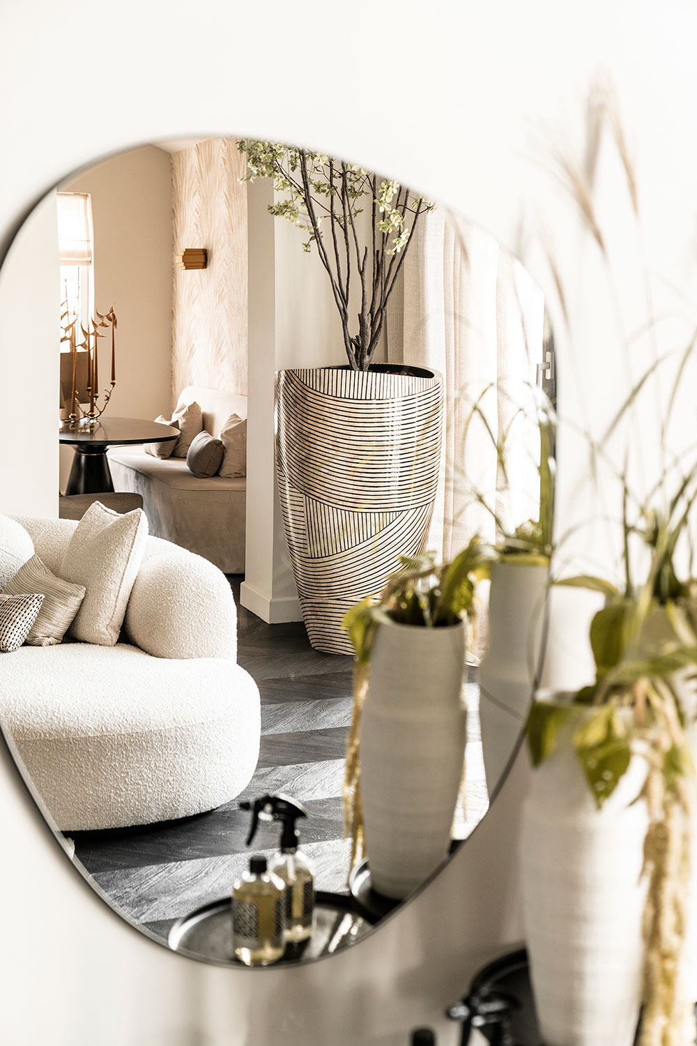 荷兰监狱变废为宝，时尚顶层公寓成设计佳作-5