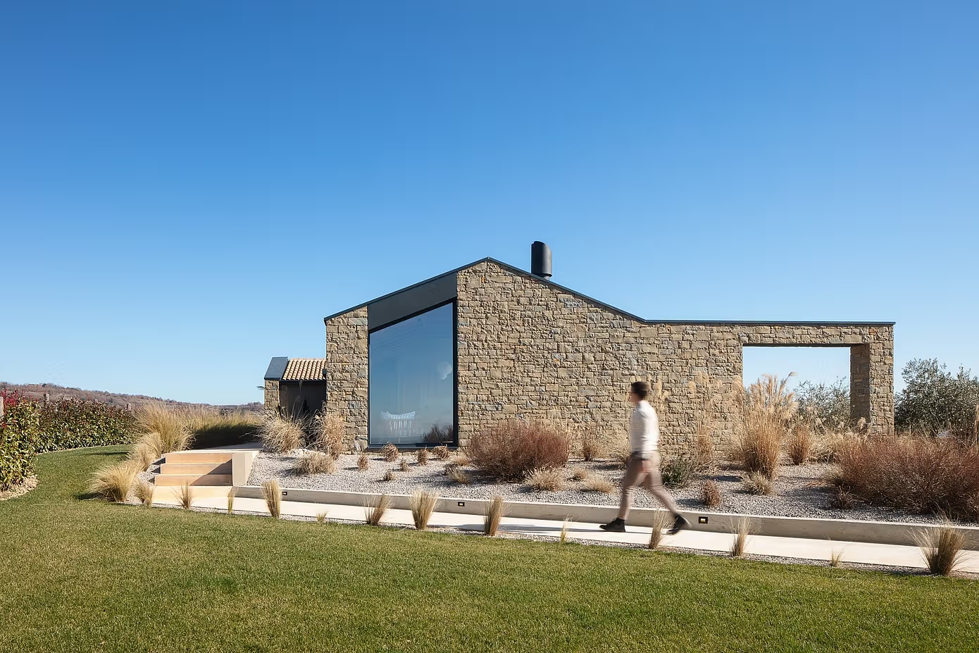 Sandro Uzila轻装而居山林小屋丨克罗地亚丨建筑师Sandro Uzila-5