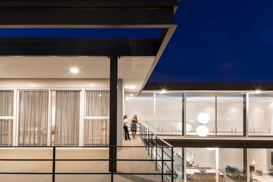 巴西 BT House | 钢构智能玻璃打造室内外一体空间-69