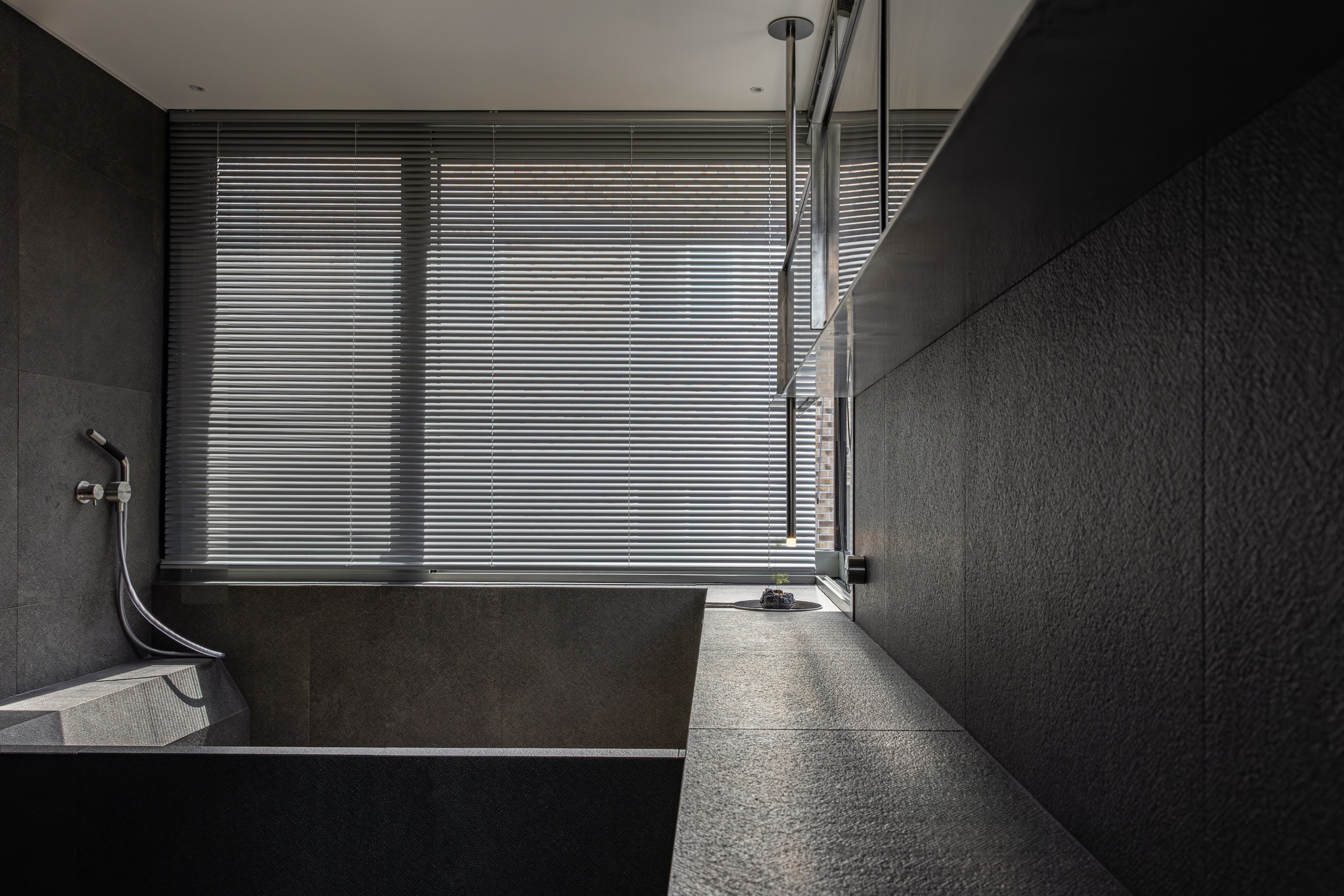 ITCH atelier / Atelier ITCH-50