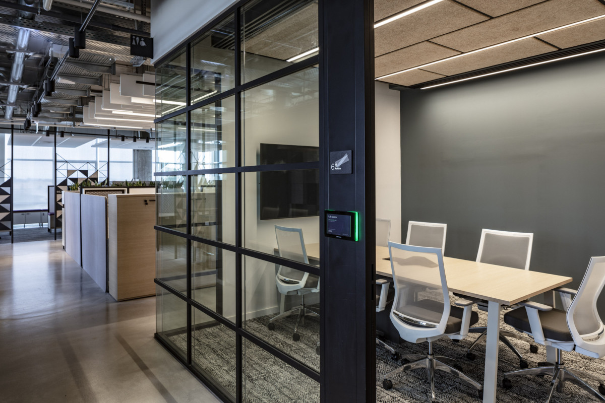 自然材料打造温馨跨国办公空间-32