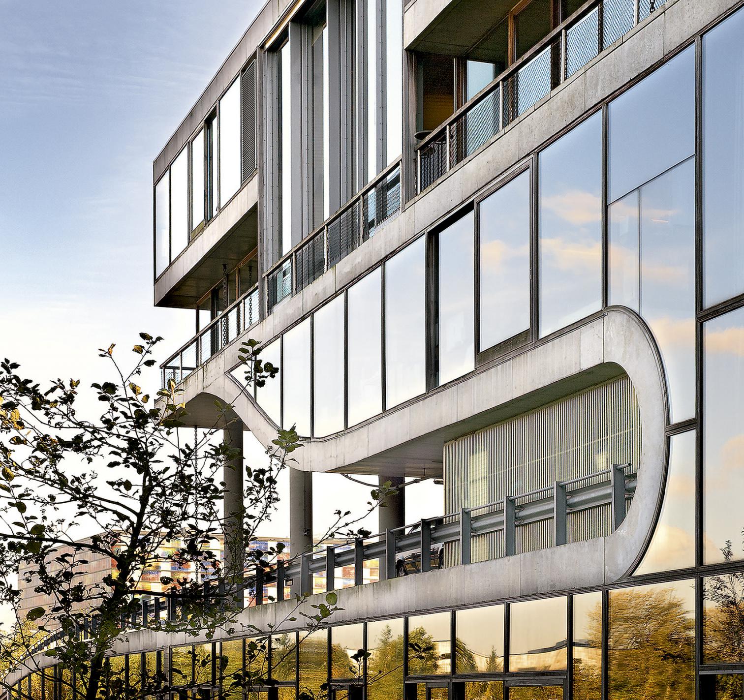 绿意盎然的空间韵律——荷兰 Villa VPRO 公共电视台办公中心-13