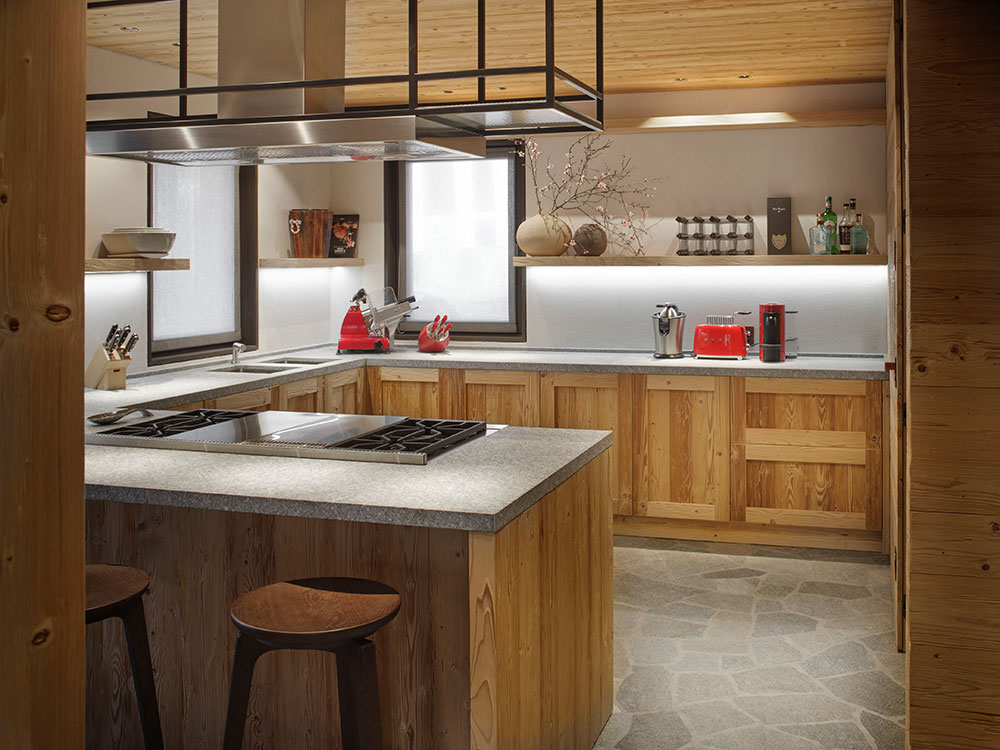 意大利阿尔卑斯山脉公寓的温馨优雅设计-8