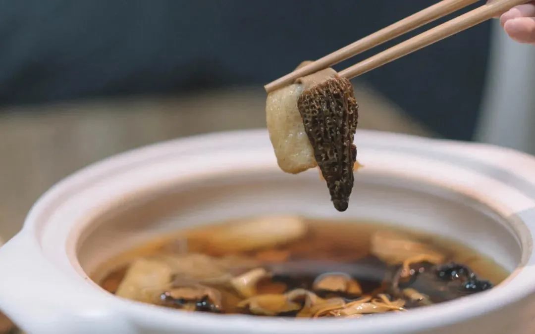 九种菌菇炖出冬日暖心汤丨中国云南-44