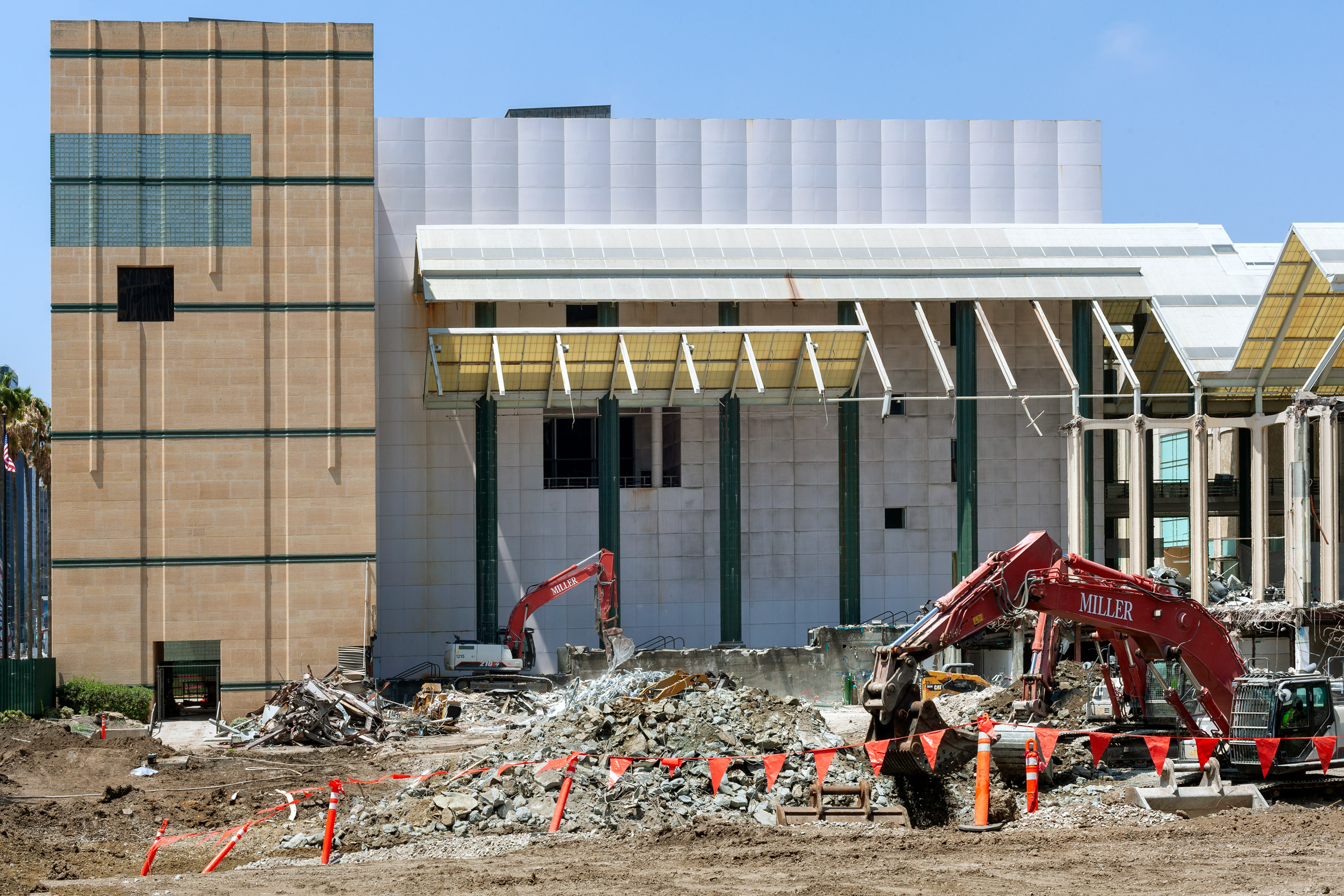 争议中推进,洛杉矶艺术博物馆拆除进行时-9