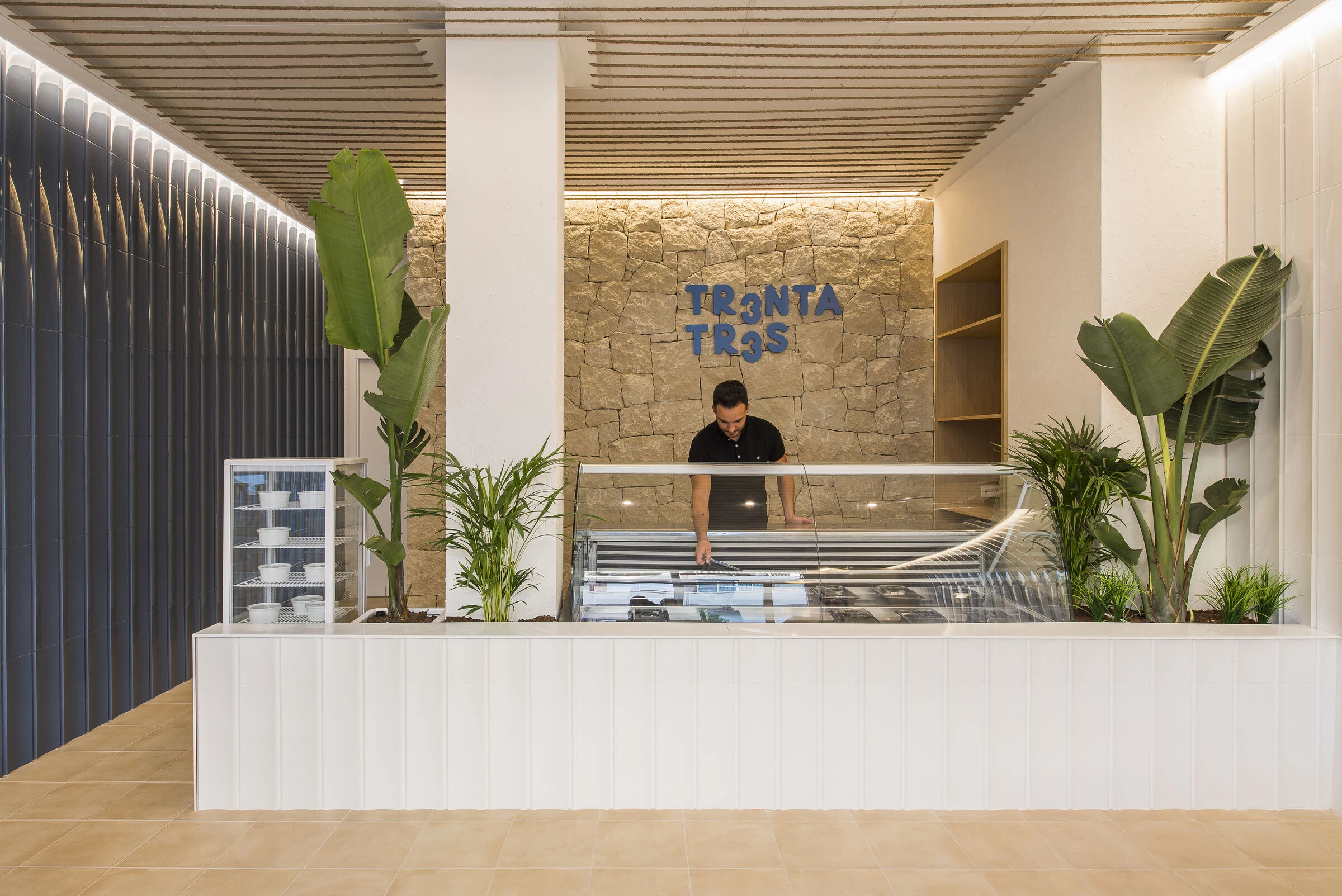 Trenta Tres 餐厅设计丨西班牙丨Pablo Muñoz Payá Arquitectos-18