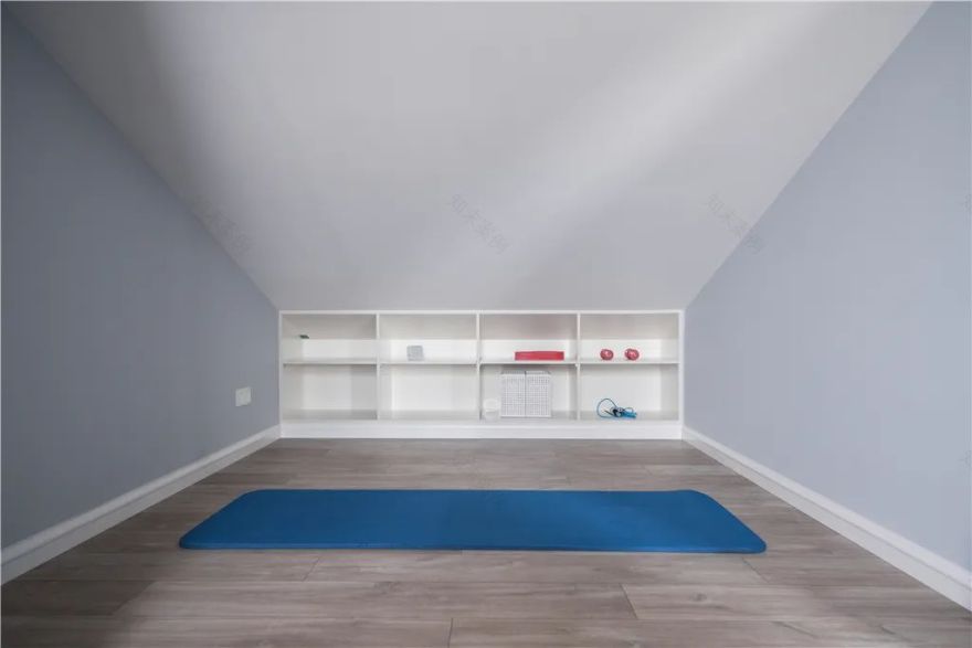 蓝白色调打造温馨美式风,70 平小宅变身多功能空间-70