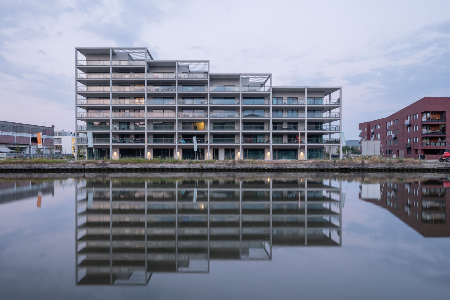 Waterzicht Apartments | 比利时十八世纪公园旁的现代住宅建筑-28