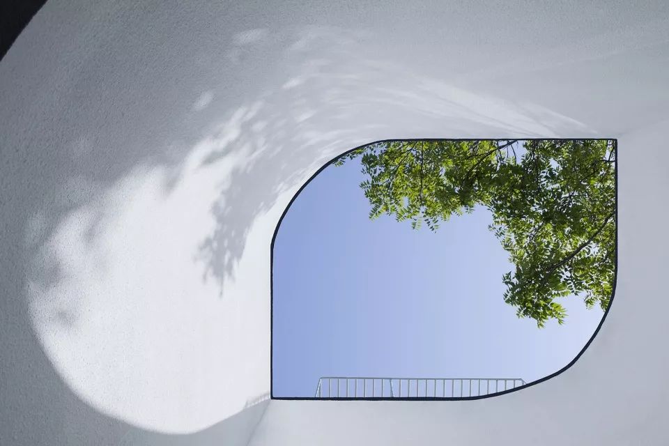 胡同中的白塔寺美术馆——传统与现代的完美融合-41