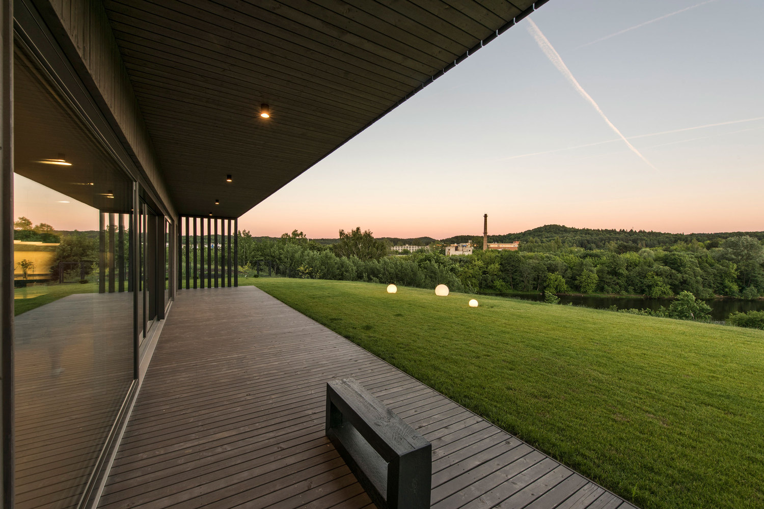 维尔纽斯“黑匣子”住宅，极简北欧风-36