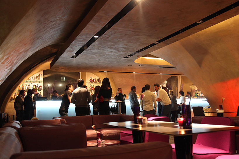 圣彼得堡学院地下酒吧餐厅设计-15