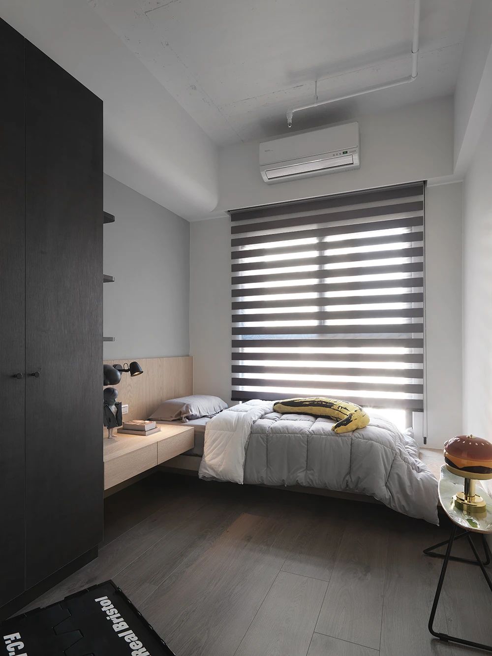 72㎡黑白灰艺术感住宅设计-35