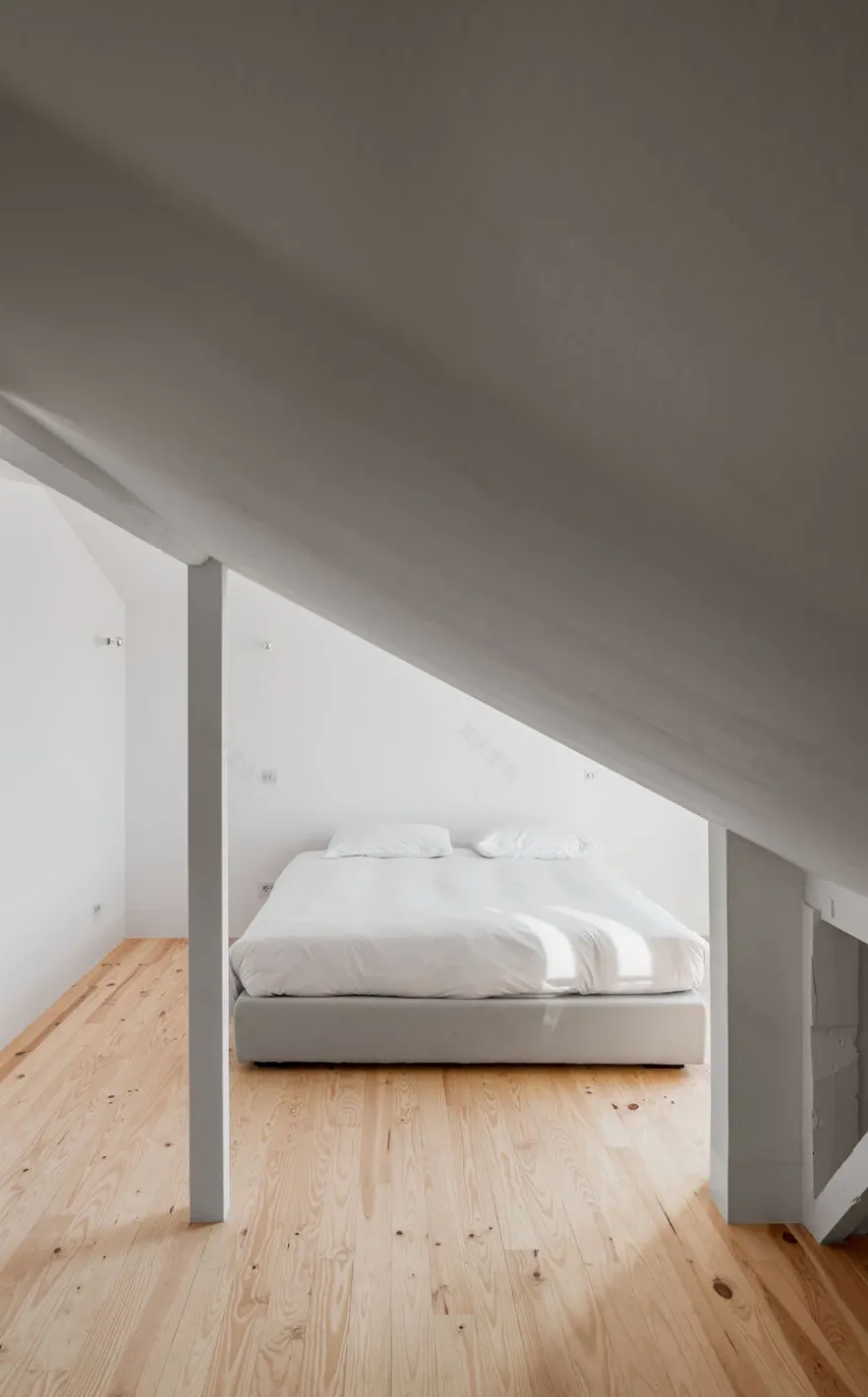 里斯本 Saraiva de Carvalho 公寓丨葡萄牙里斯本丨Aboim Inglez Arquitectos-18