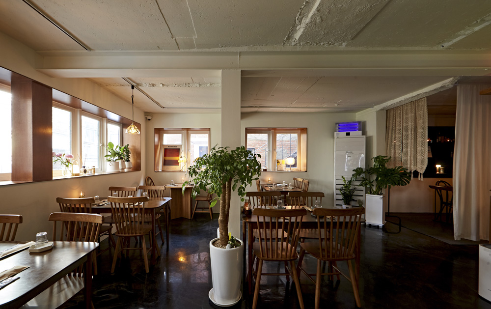 韩式美食空间 | 16 坪木质自然风室内设计-5