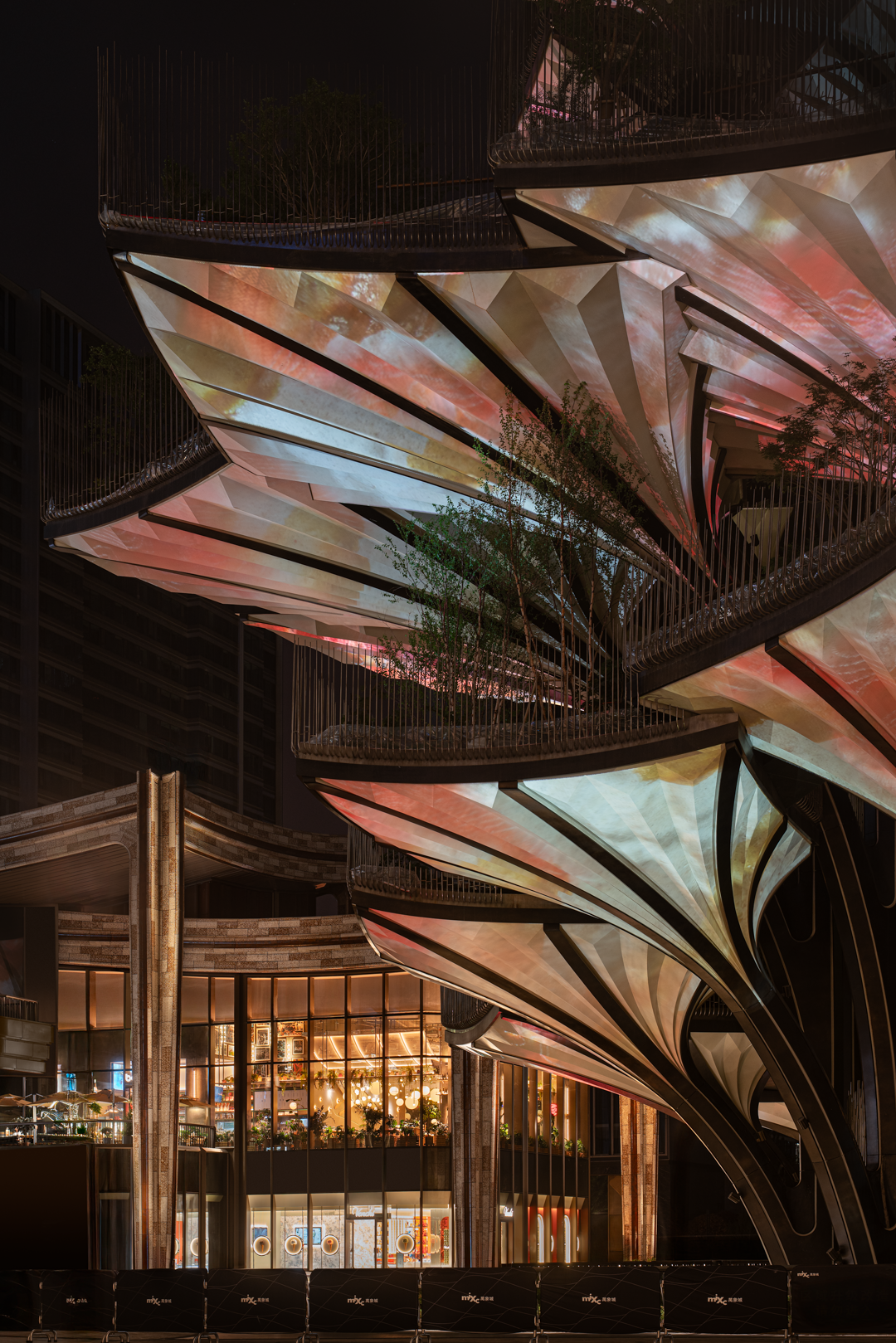 自在生成设计｜在赫斯维克的生命之树下，我们让泥靴与地标共舞-0