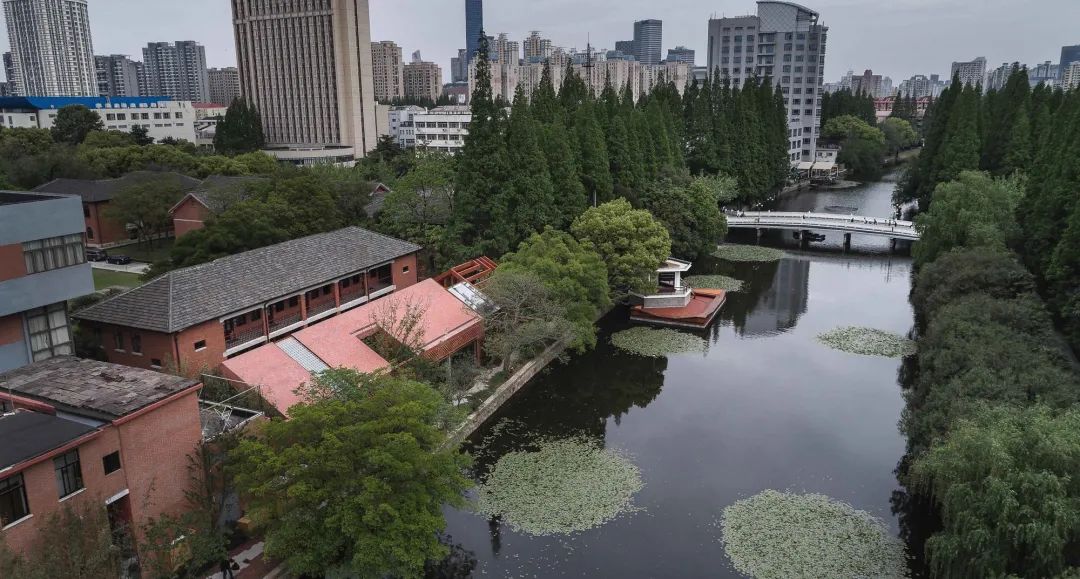 华东师范大学丽娃河畔书吧修缮设计 | 历史记忆与多功能空间的融合-10