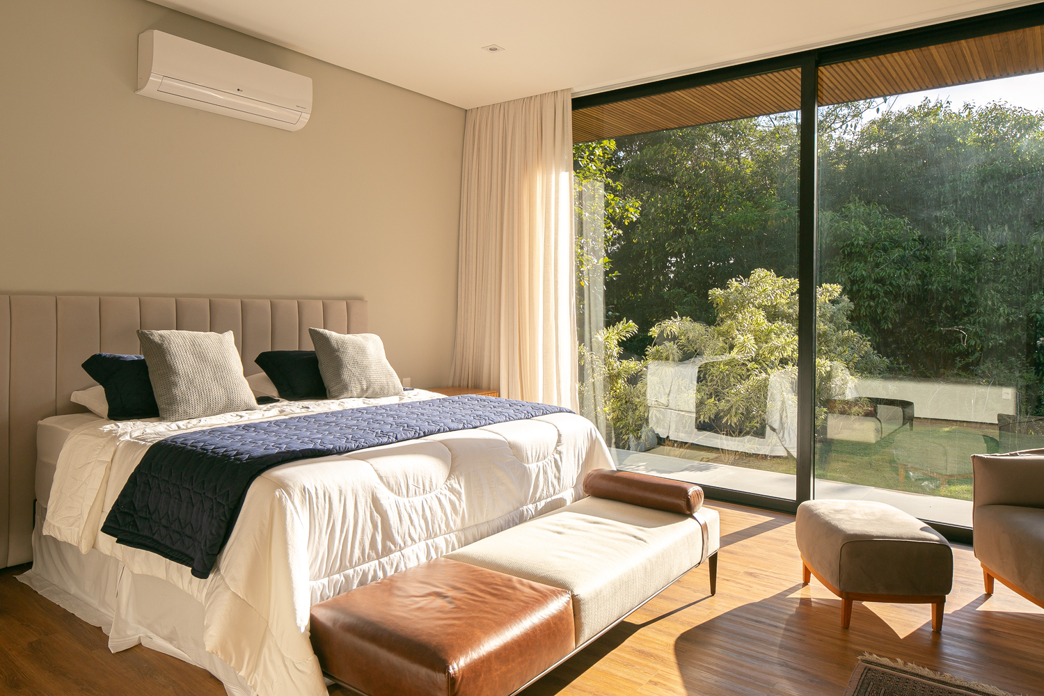 融入自然的现代绿意住宅丨巴西圣保罗丨Belluzzo Martinhao Arquitetos-37