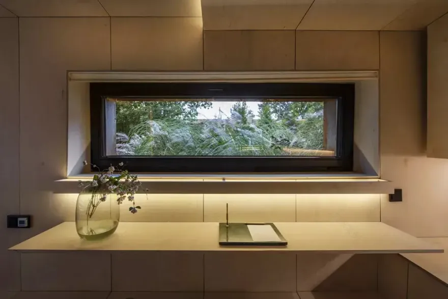 维尔纽斯迷你之家 | 旧车库的精彩变身-4