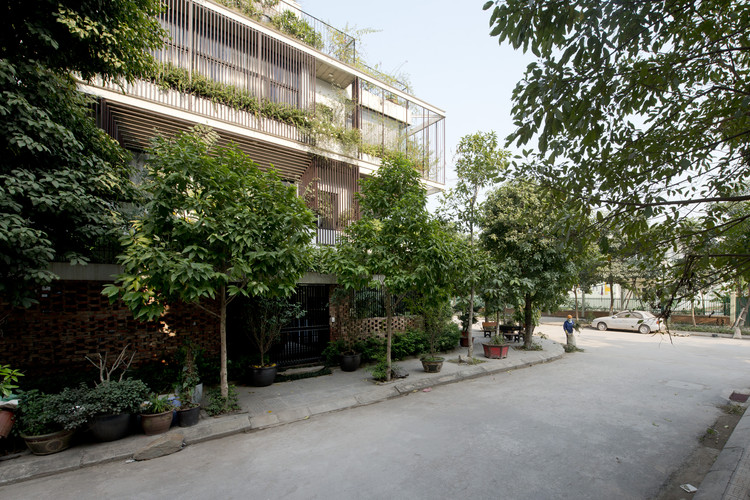 越南“香屋”绿意盎然，钢架遮阳生机勃勃-4