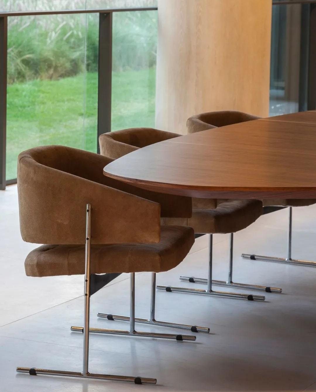 Arthur Casas Studio--一梯两户的平层公寓楼样板房公开-47