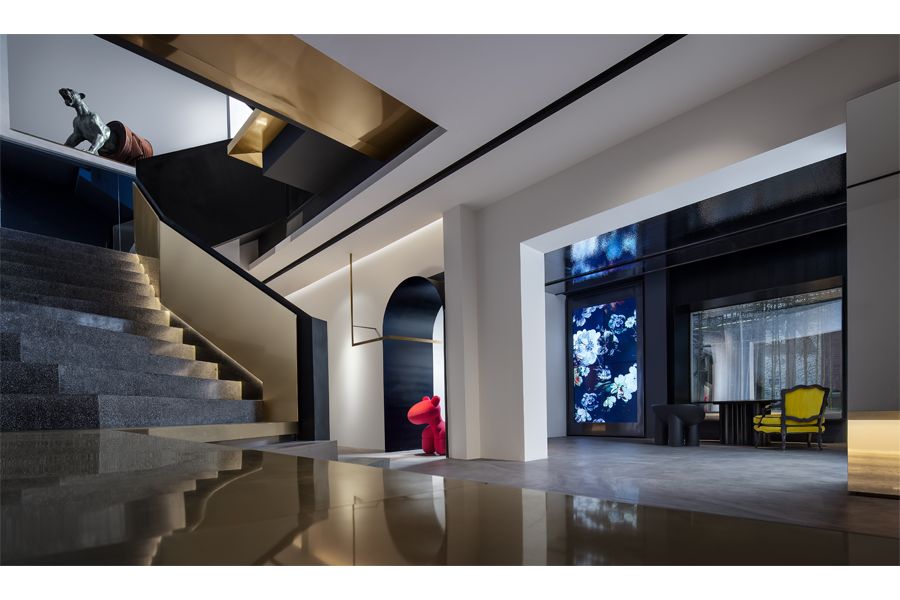 上海老建筑中的现代艺术盒子-13