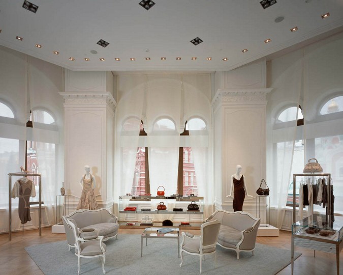 克里斯汀·迪奥，古姆百货（注：GUM一般指俄罗斯莫斯科的古姆国立百货商场，如果这里的GUM有其他特定含义，请根据具体语境判断） 丨俄罗斯莫斯科-8